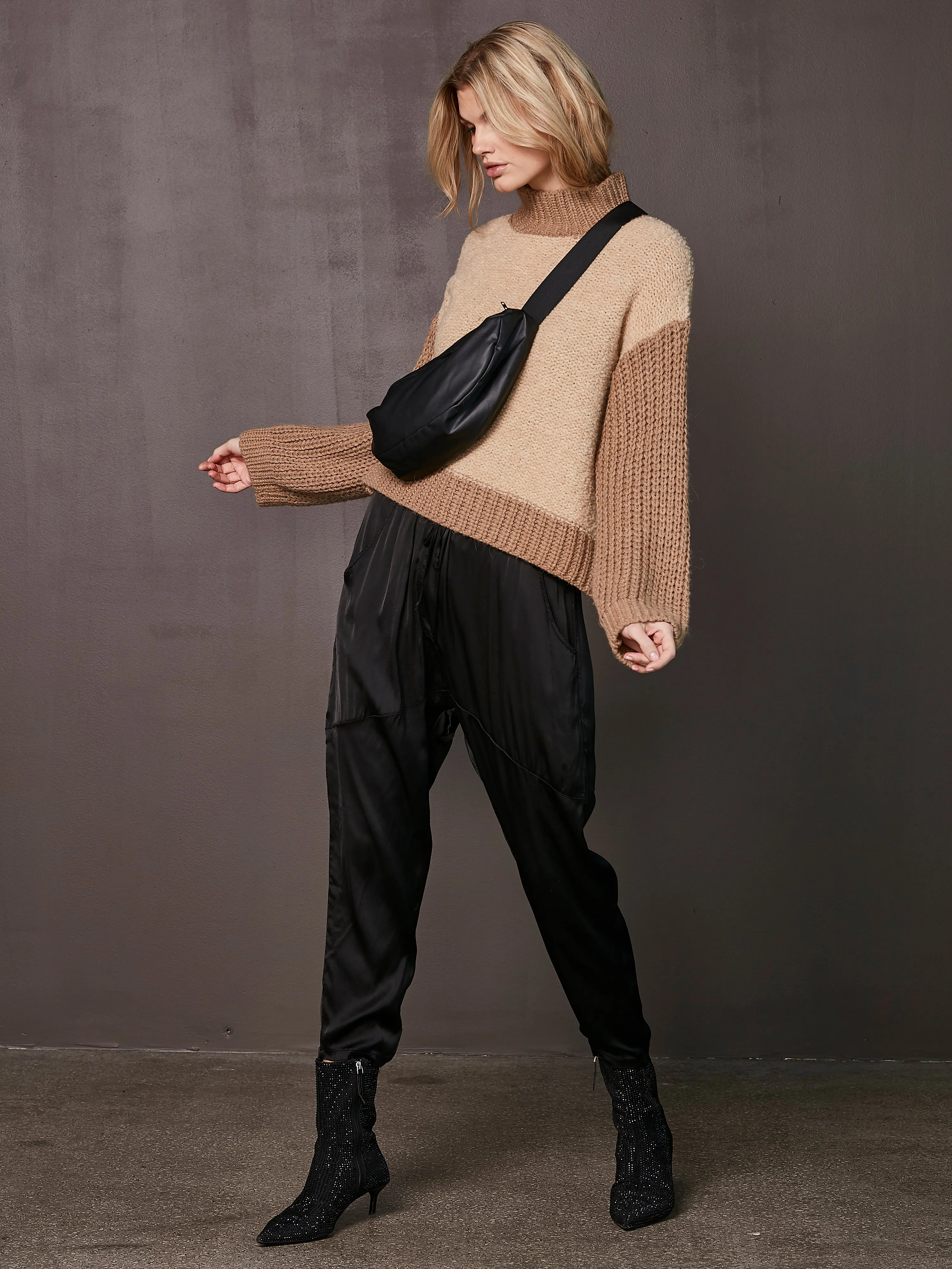 XELA knit sweater - Elm wood