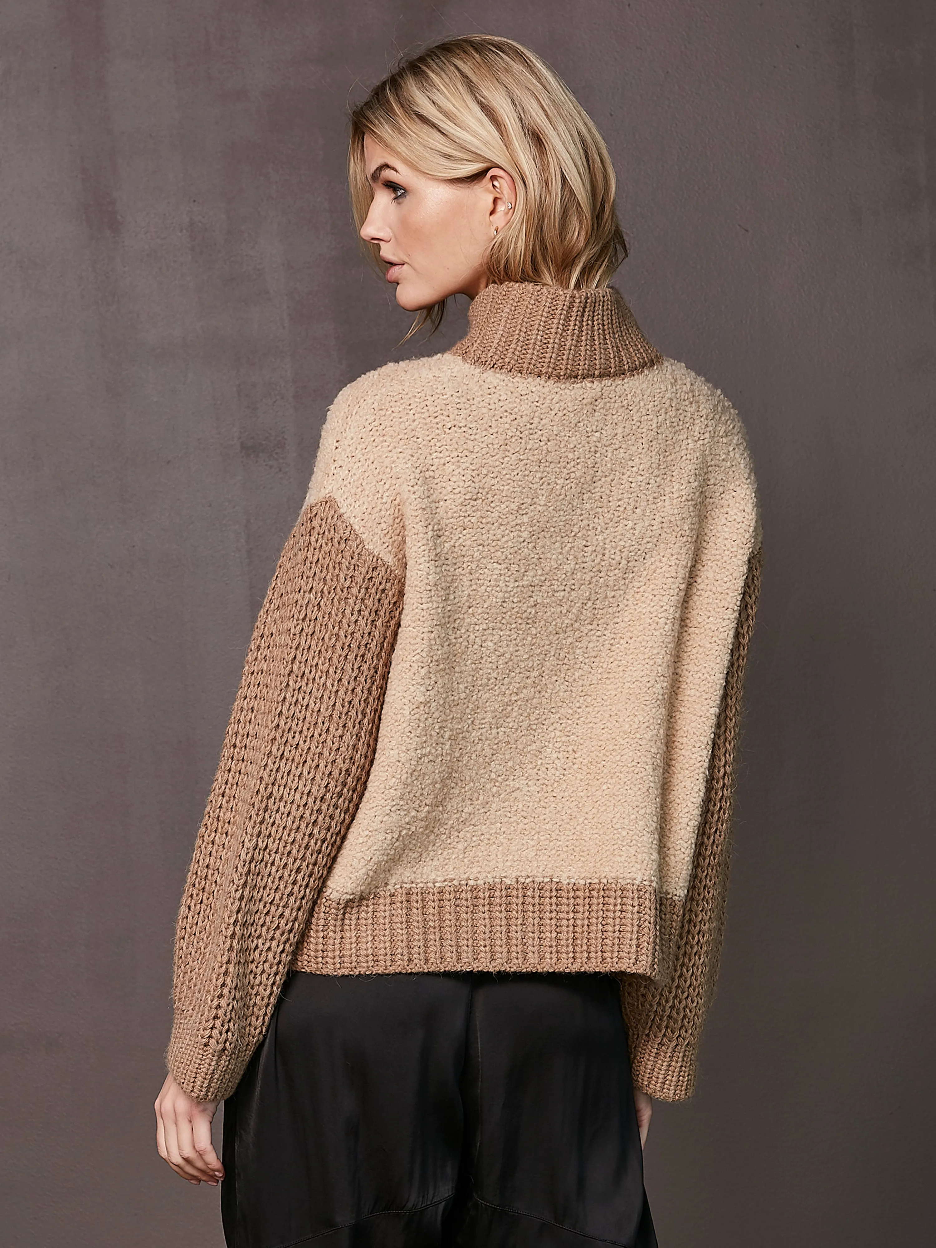 XELA knit sweater - Elm wood